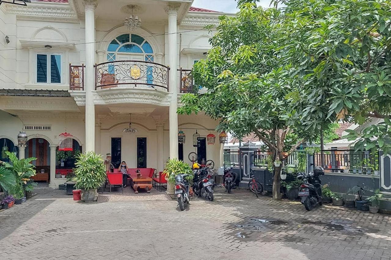 Icha Homestay Near Terminal Purabaya Madiun Ngoại thất bức ảnh